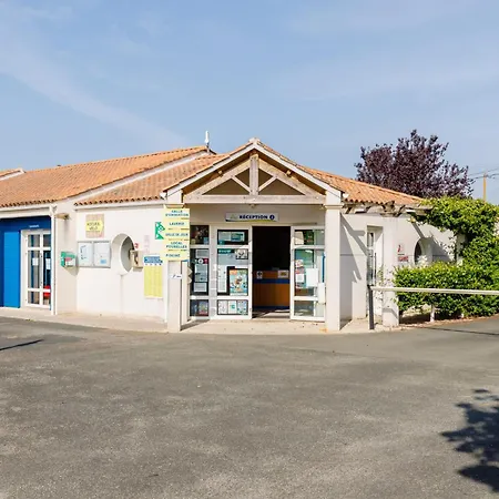 Campsite Bel Air Village La Baie