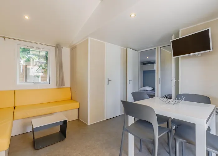 Camping Bel Air Village La Baie *