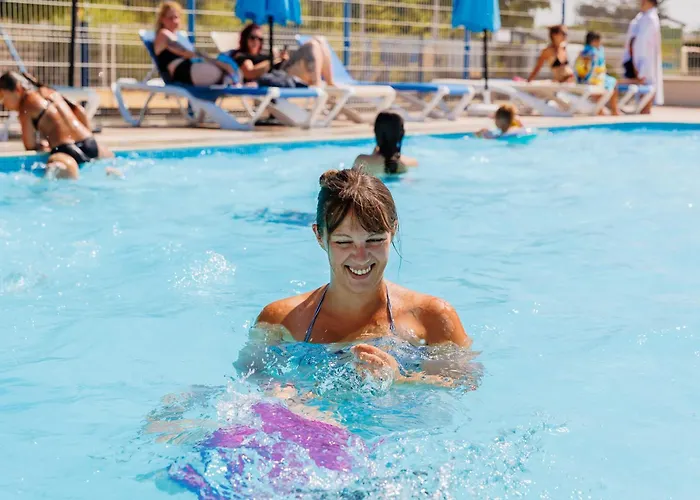 Camping Bel Air Village La Baie